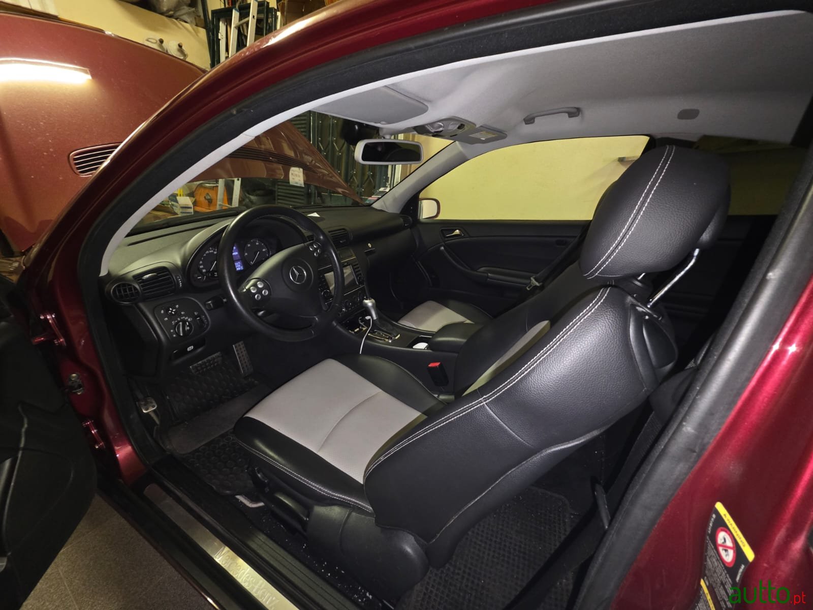 2005' Mercedes-Benz CL 220 photo #5