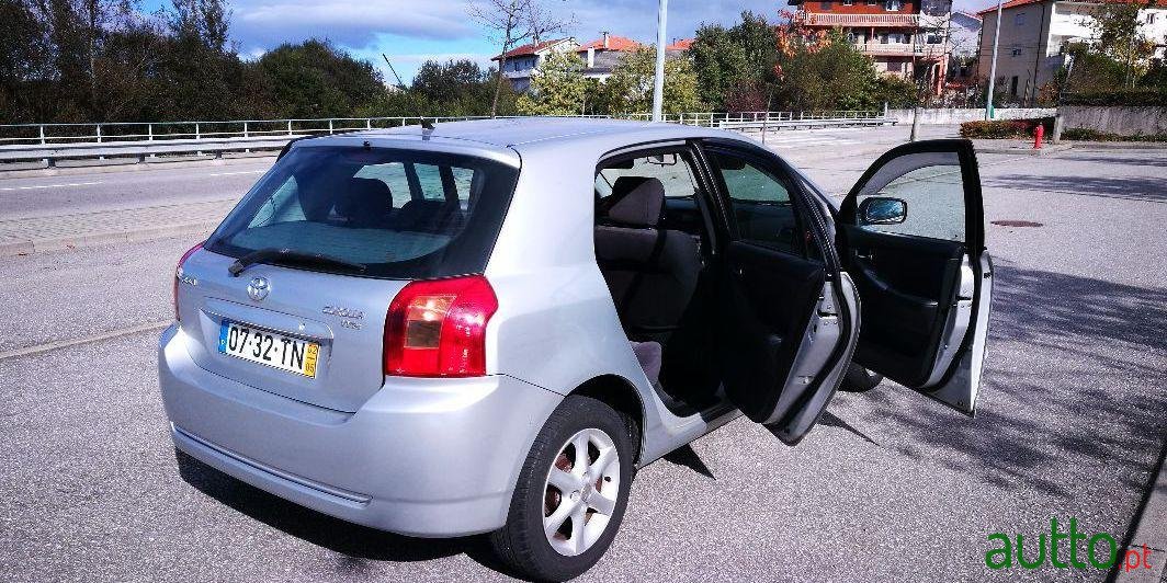 2002' Toyota Corolla Vvt-I photo #1