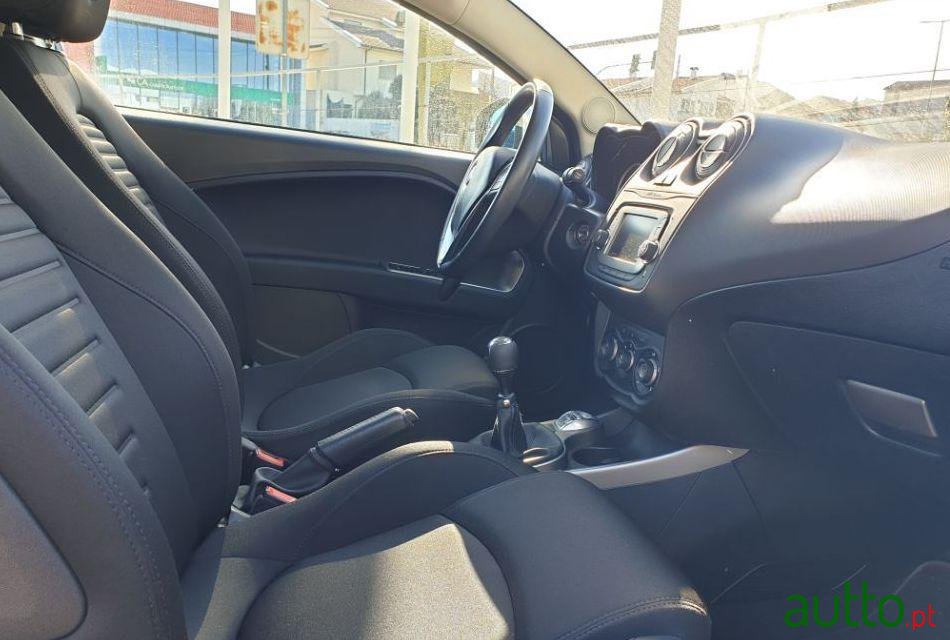 2017' Alfa Romeo MiTo 1.3 Jtdm photo #3