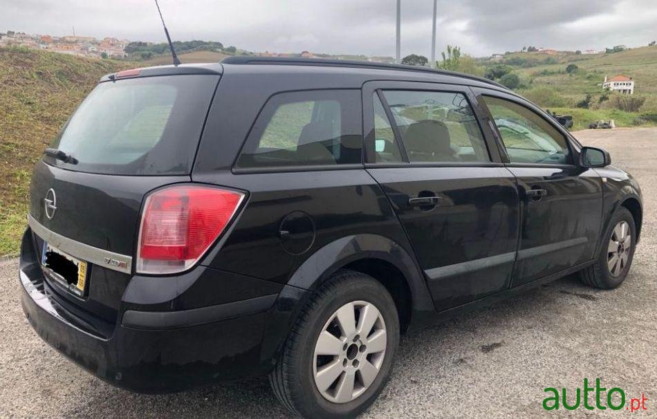 2005' Opel Astra Caravan photo #3