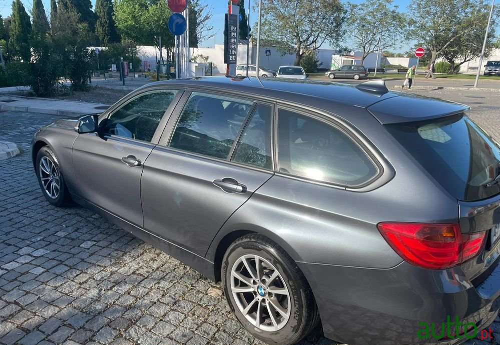 2015' BMW 318 D Touring photo #2