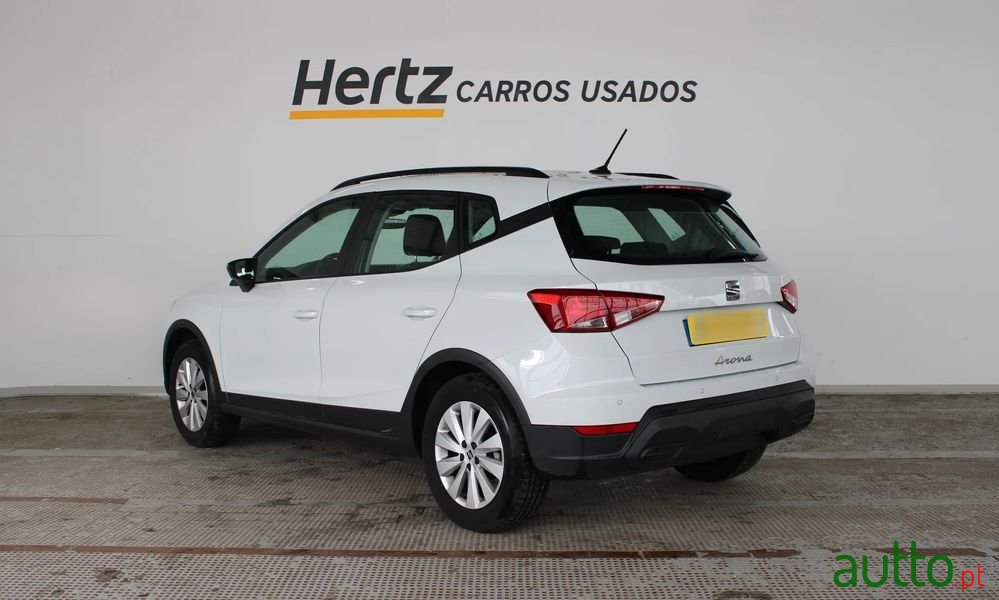 2023' SEAT Arona 1.0 Tsi Style photo #3