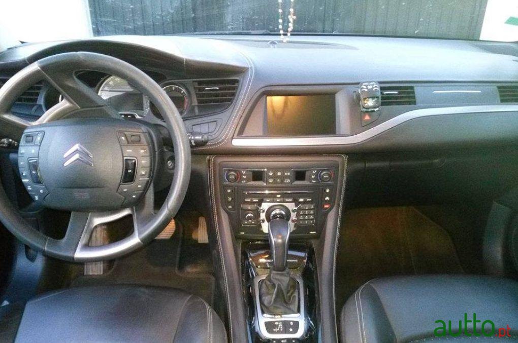 2009' Citroen C5 Tourer 2.7 photo #3