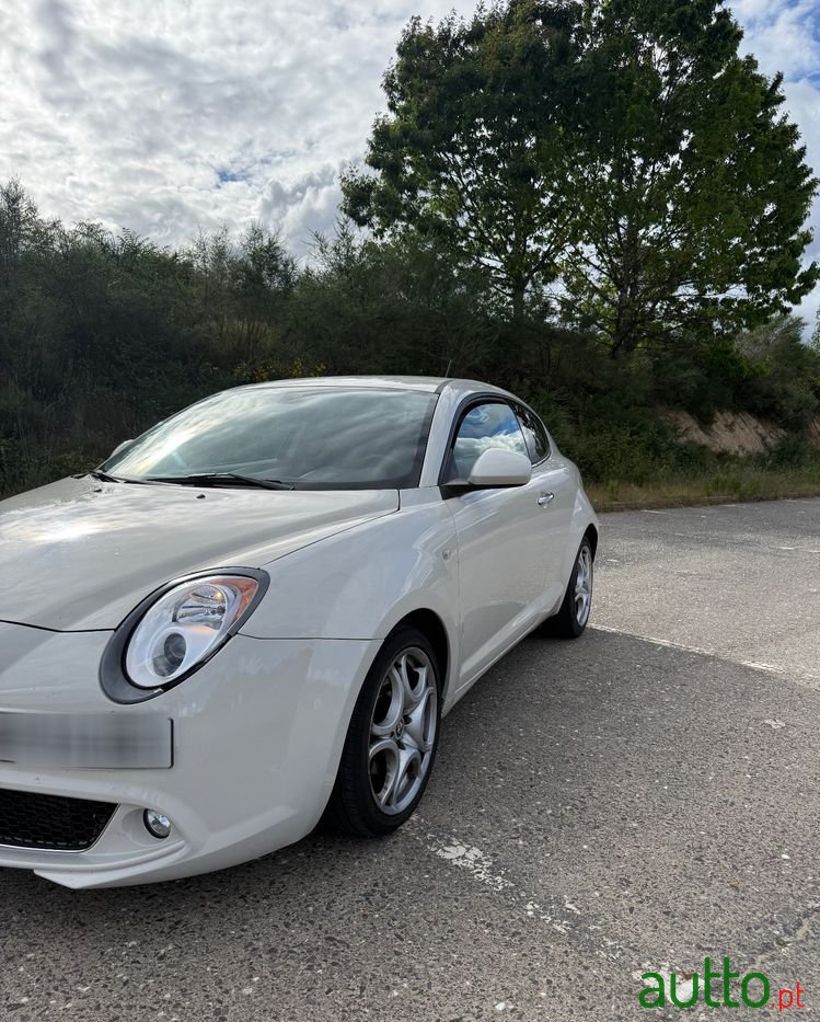 2010' Alfa Romeo MiTo 1.6 Jtdm photo #3