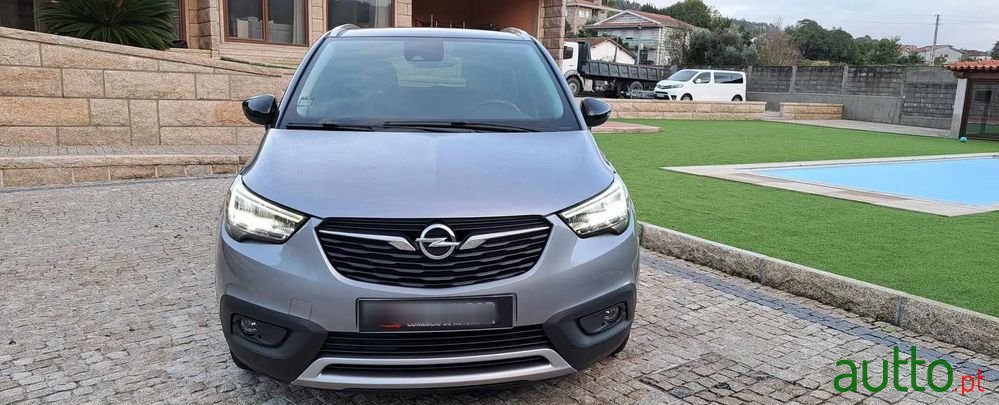 2020' Opel Crossland X photo #2