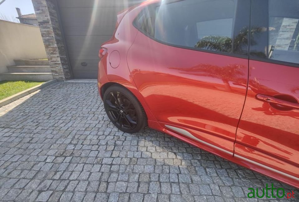 2015' Renault Clio photo #4