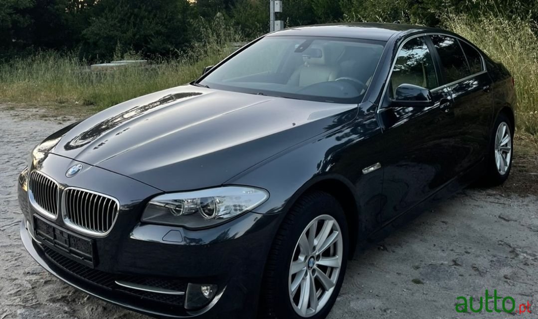 2012' BMW 520 photo #1