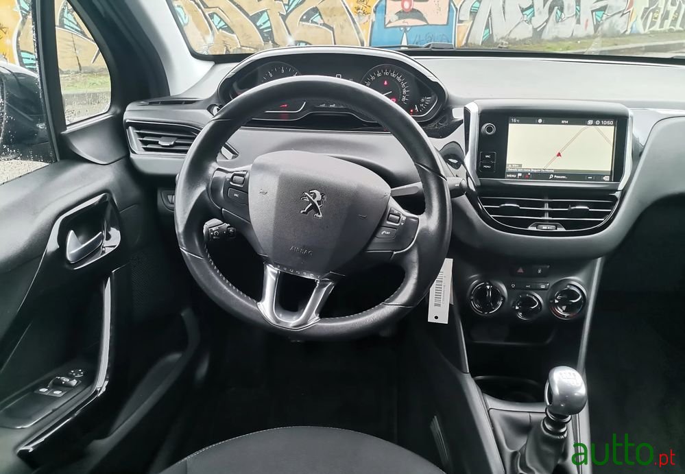 2019' Peugeot 208 photo #5