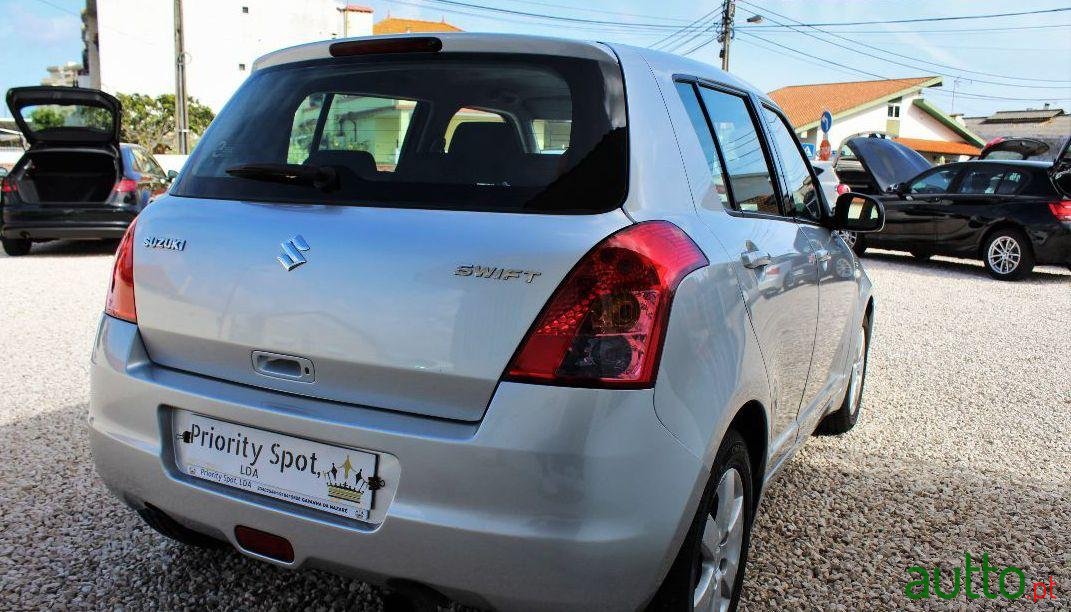 2008' Suzuki Swift 1.3 Ddis Glx photo #2