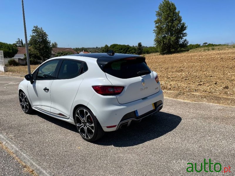 2015' Renault Clio photo #2