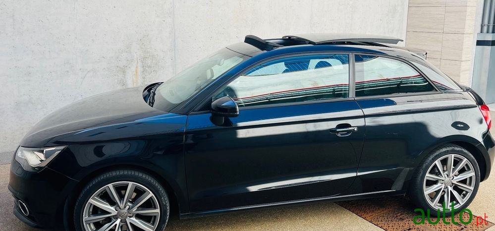 2011' Audi A1 1.6 Tdi Sport photo #6