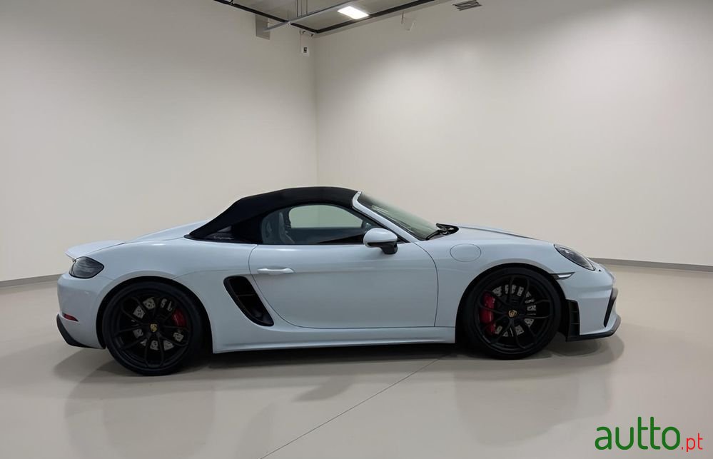 2022' Porsche Spyder Pdk photo #2