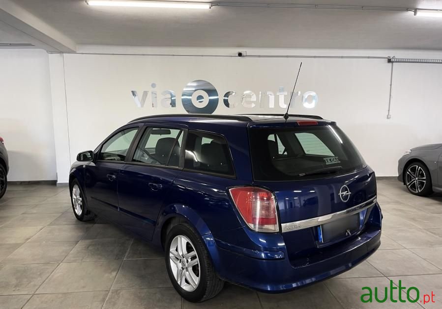 2007' Opel Astra Caravan photo #2