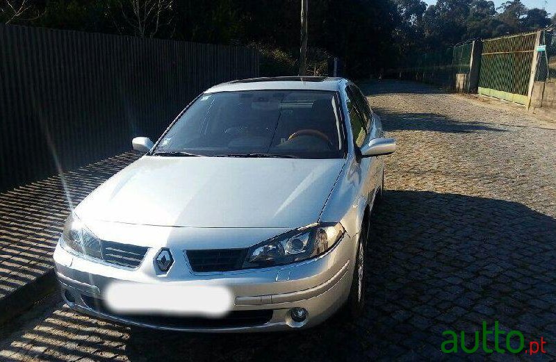 2005' Renault Laguna 1.9 Dci Initiale photo #1