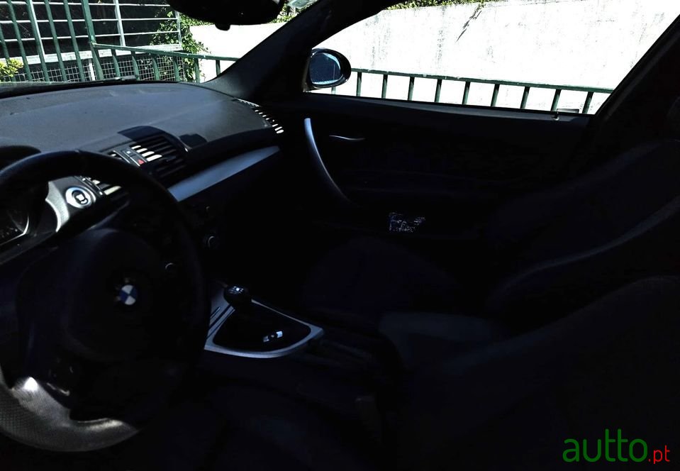 2008' BMW 118 photo #2