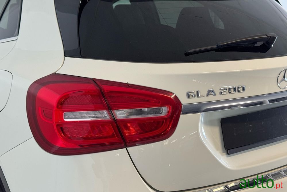 2015' Mercedes-Benz Classe Gla photo #5