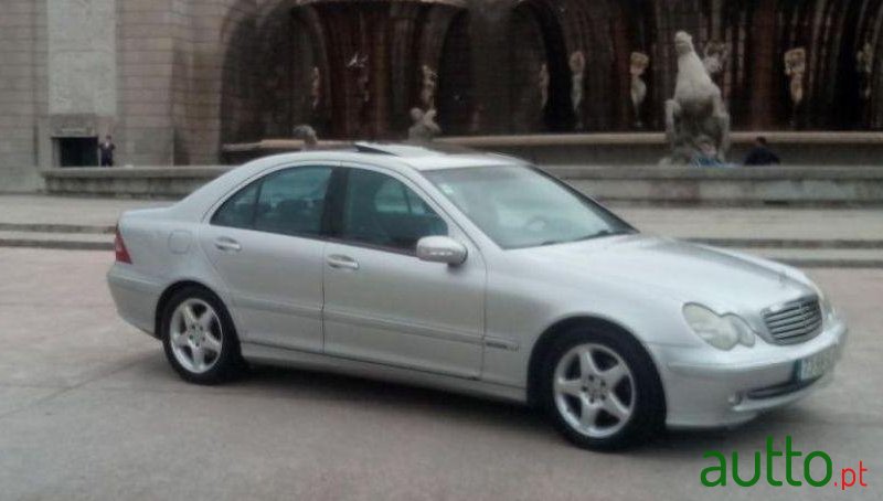 2002' Mercedes-Benz C-200 photo #1