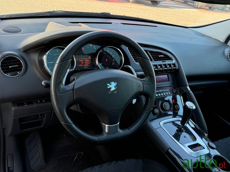 2012' Peugeot 3008 photo #2