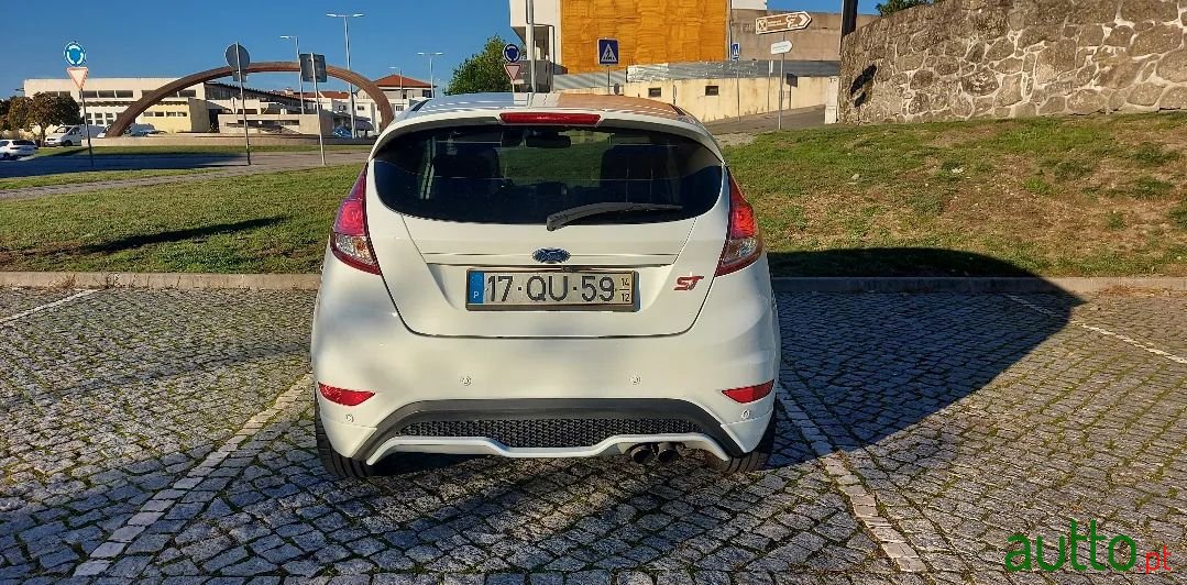 2014' Ford Fiesta photo #5