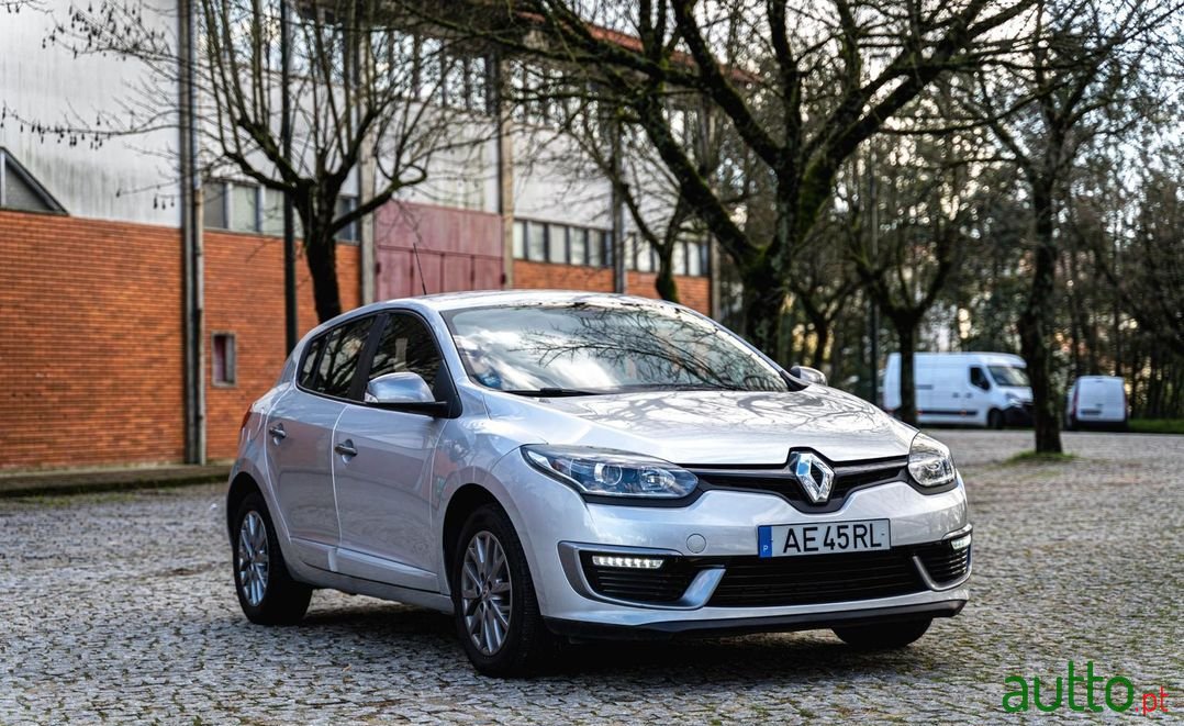2014' Renault Megane photo #3