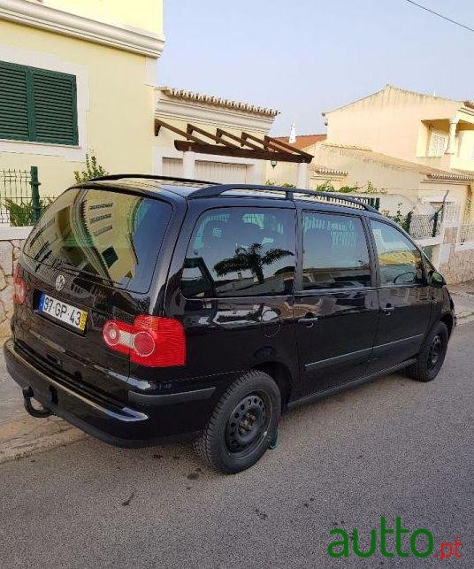 2005' Volkswagen Sharan photo #2