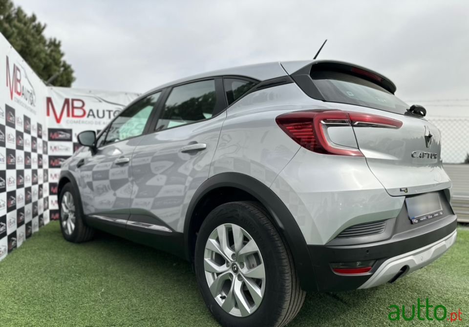 2020' Renault Captur photo #3