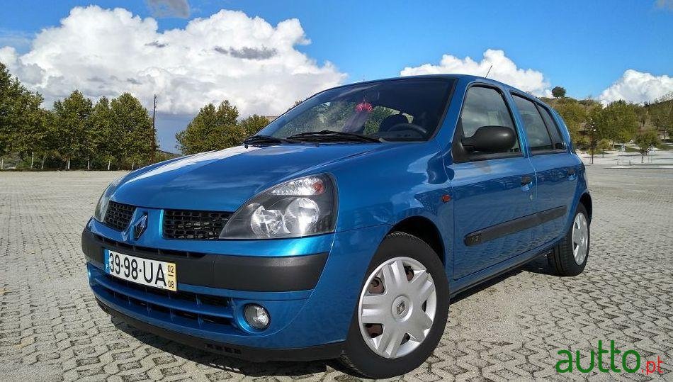 2002' Renault Clio photo #1