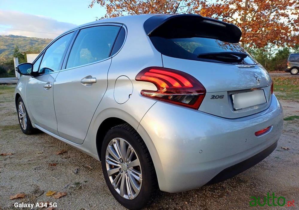 2018' Peugeot 208 1.6 Bluehdi Allure photo #5