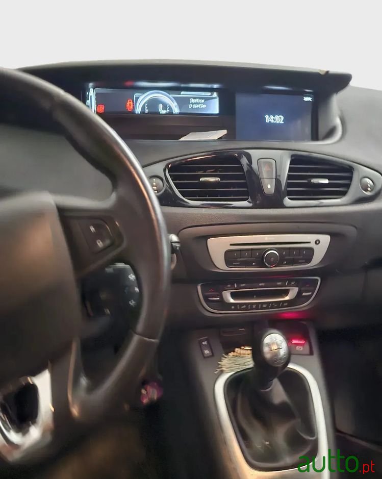 2014' Renault Grand Scenic photo #5