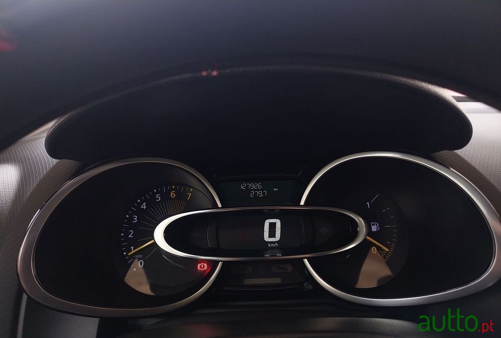 2015' Renault Clio photo #5