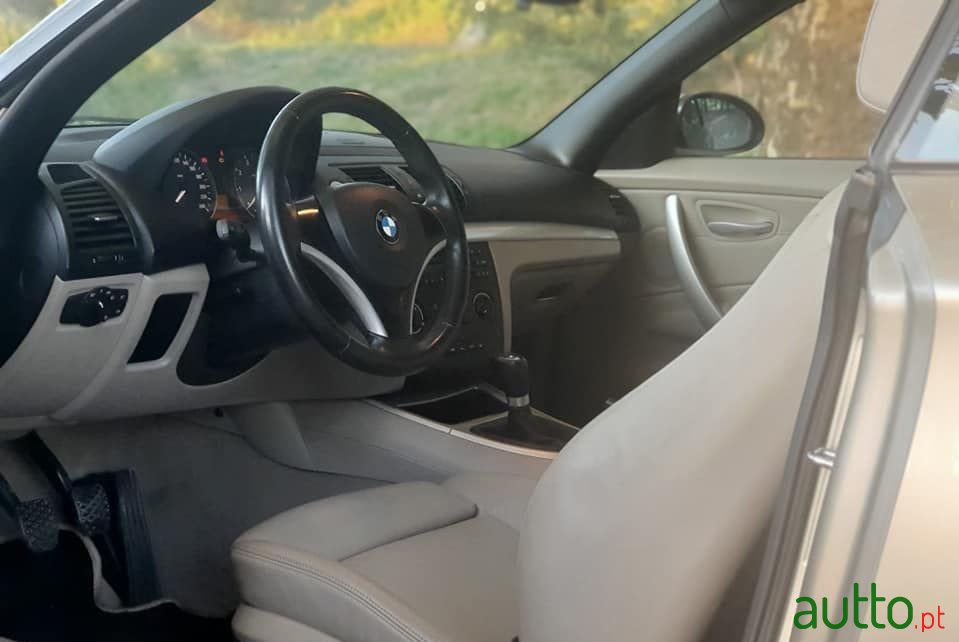 2008' BMW 120 photo #6