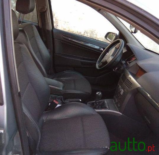2004' Opel Astra photo #3