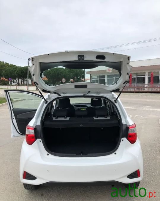 2019' Toyota Yaris photo #3