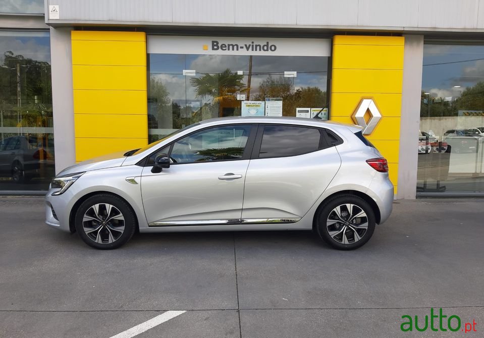 2021' Renault Clio photo #4