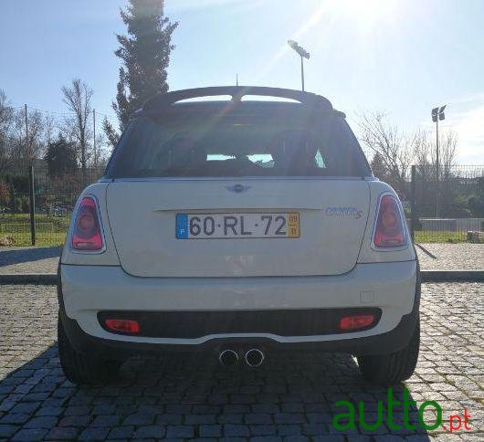 2009' MINI Cooper S Auto photo #2