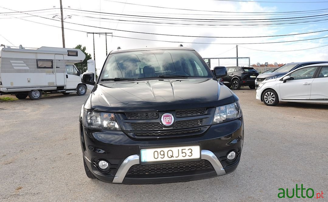 2015' Fiat Freemont photo #2