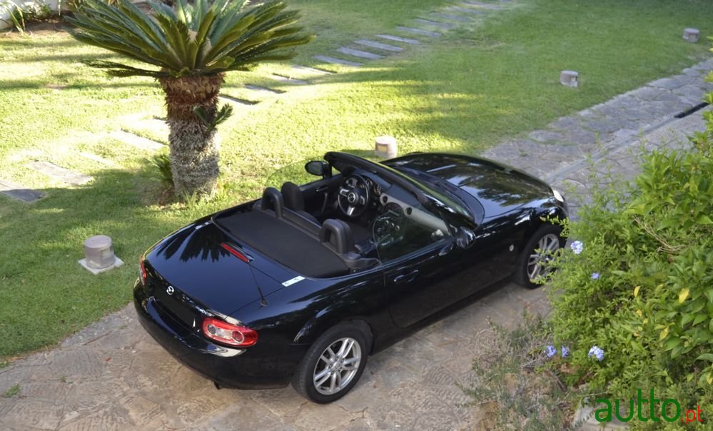 2010' Mazda MX-5 1.8 Mzr Center-Line photo #4