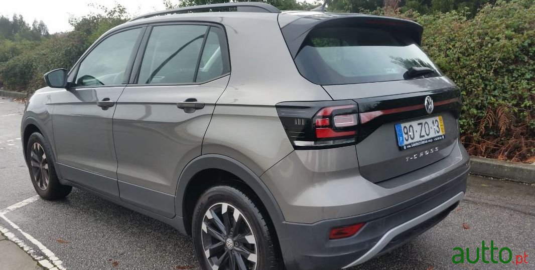 2019' Volkswagen T-Cross photo #2