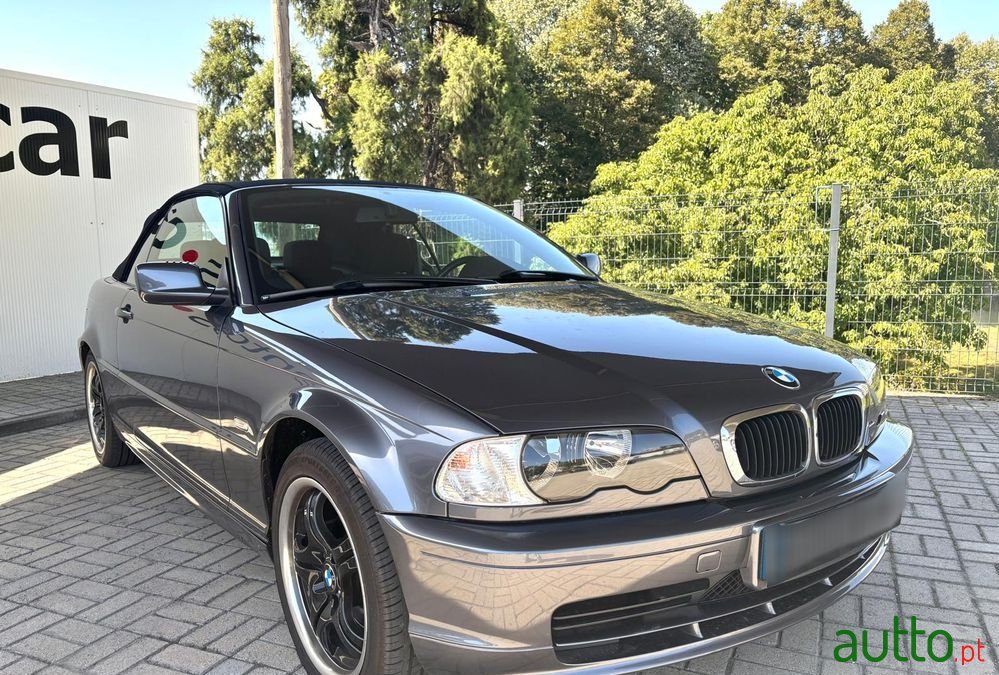 2004' BMW Série 3 Ci Cabrio photo #3