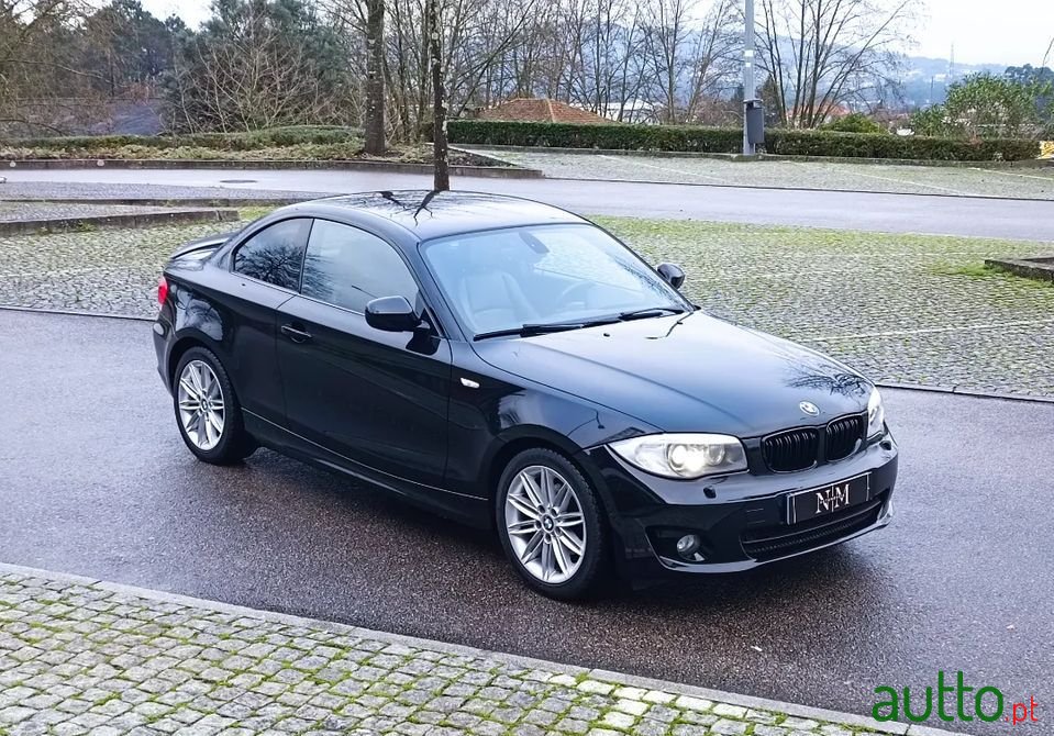 2011' BMW 120 photo #6