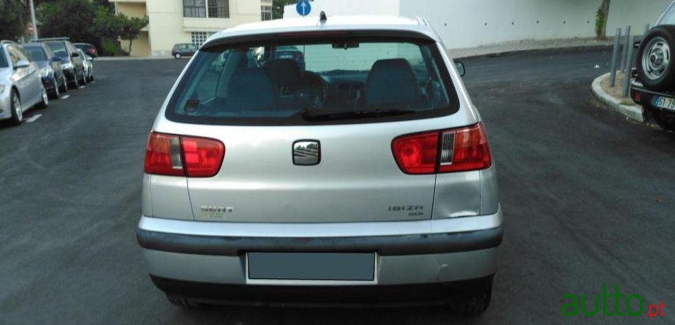 2001' SEAT Ibiza photo #3