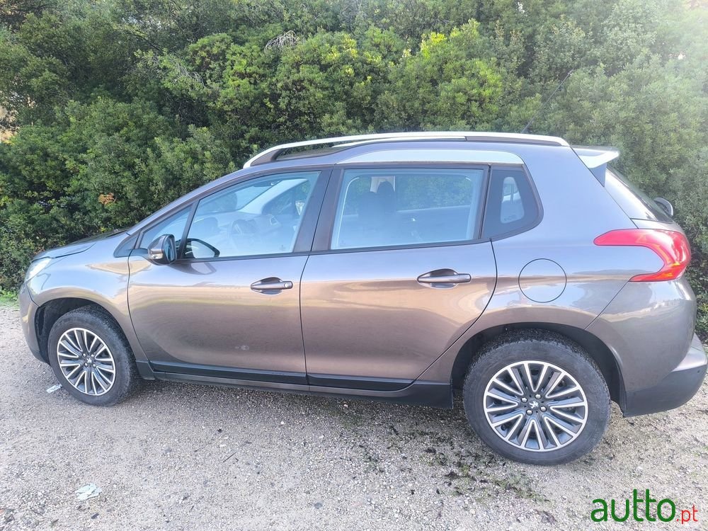 2015' Peugeot 2008 photo #1