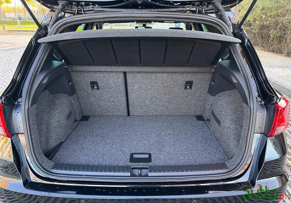 2018' SEAT Arona 1.6 Tdi Fr photo #6