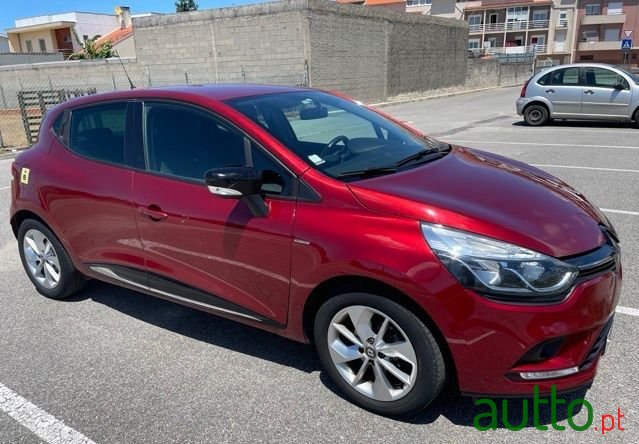 2017' Renault Clio 0.9 Tce Limited photo #1