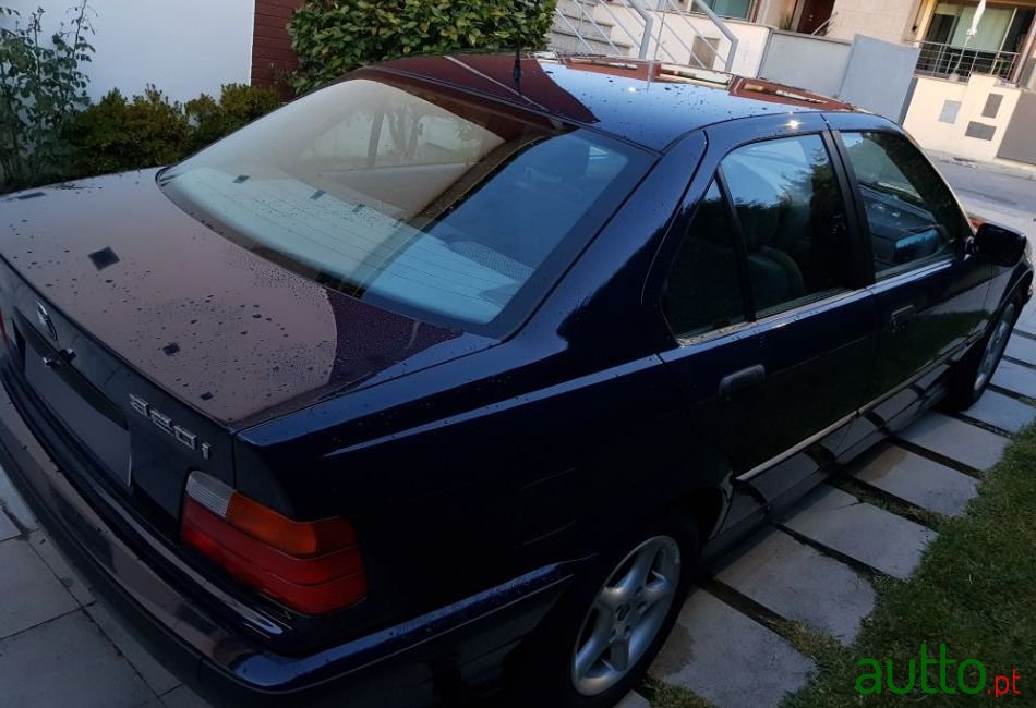 1992' BMW 320 photo #2