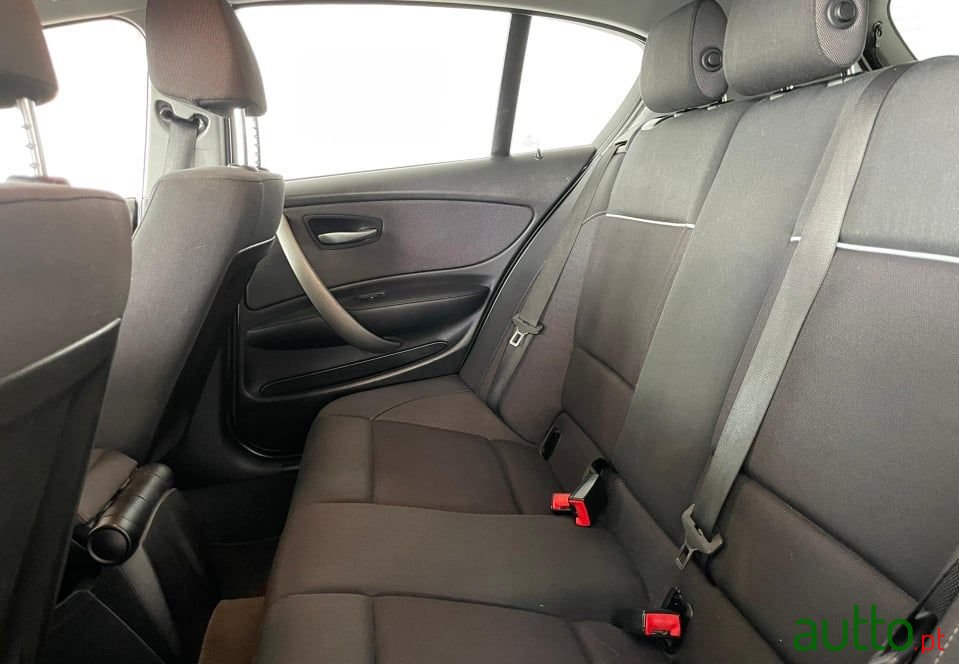 2008' BMW 118 photo #6