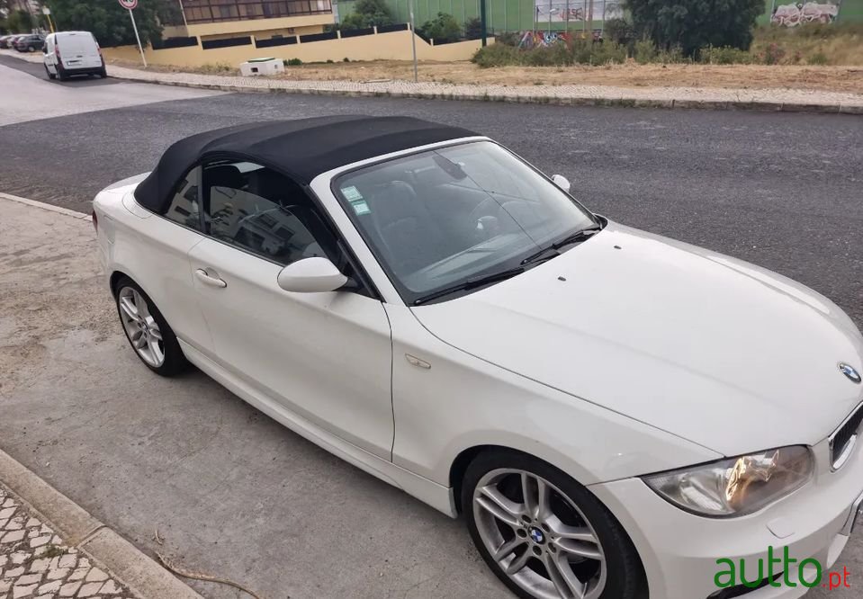 2009' BMW 123 photo #1