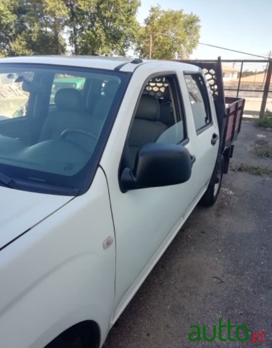 2011' Isuzu D-Max photo #2