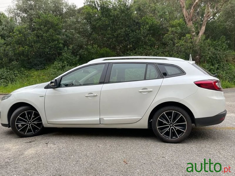 2013' Renault Megane Sport Tourer photo #5