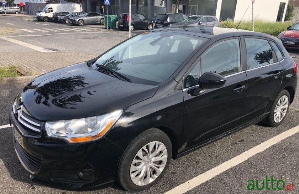 2014' Citroen C4 Ehdi photo #1